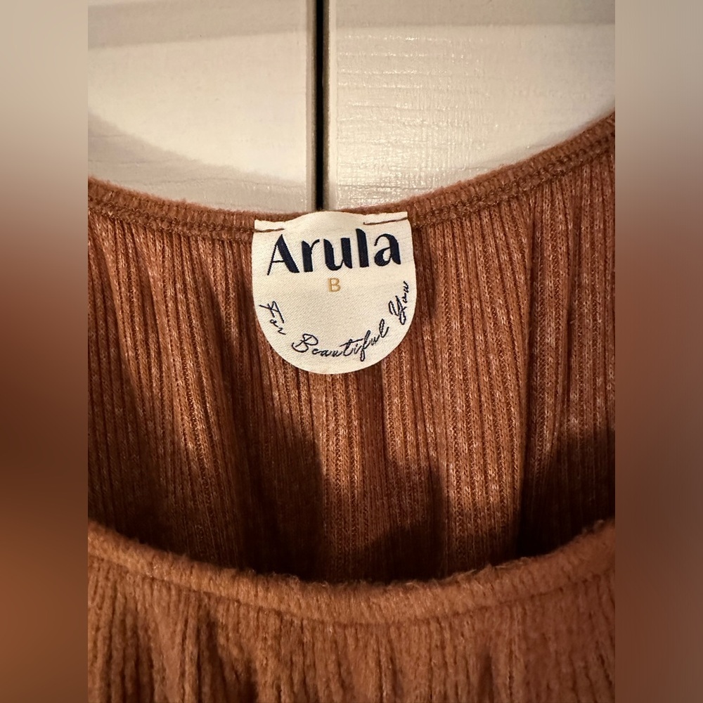 Arula top size B - Picture 2 of 3